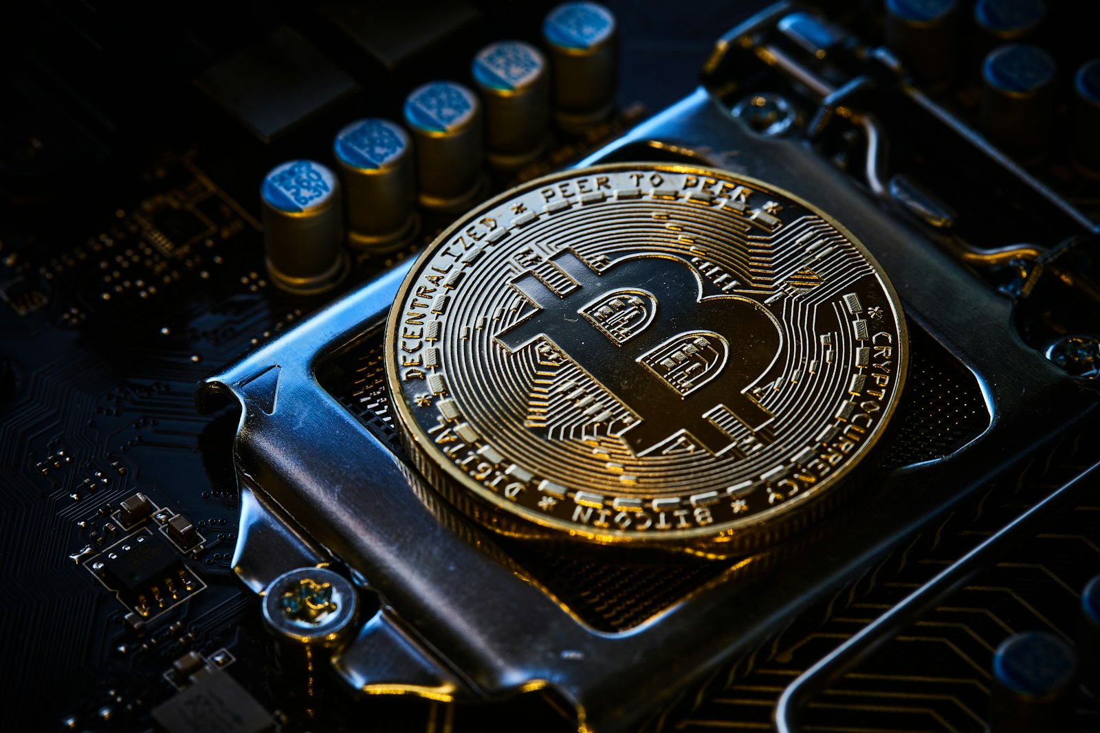 ビットコインとイーサリアムを徹底比較！どちらに投資すべき？特徴と将来性