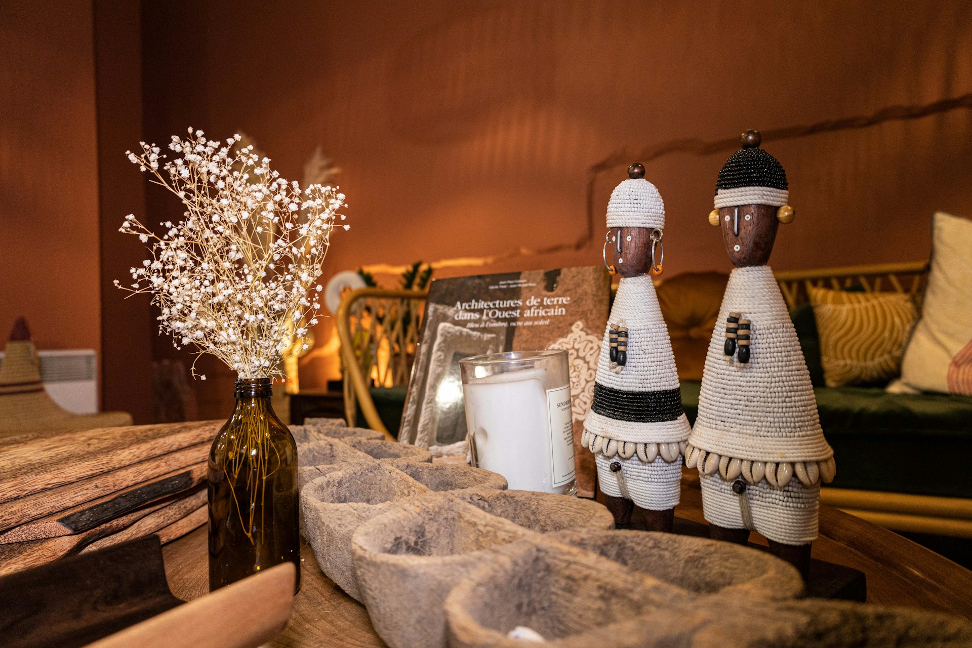 gray computer monitor