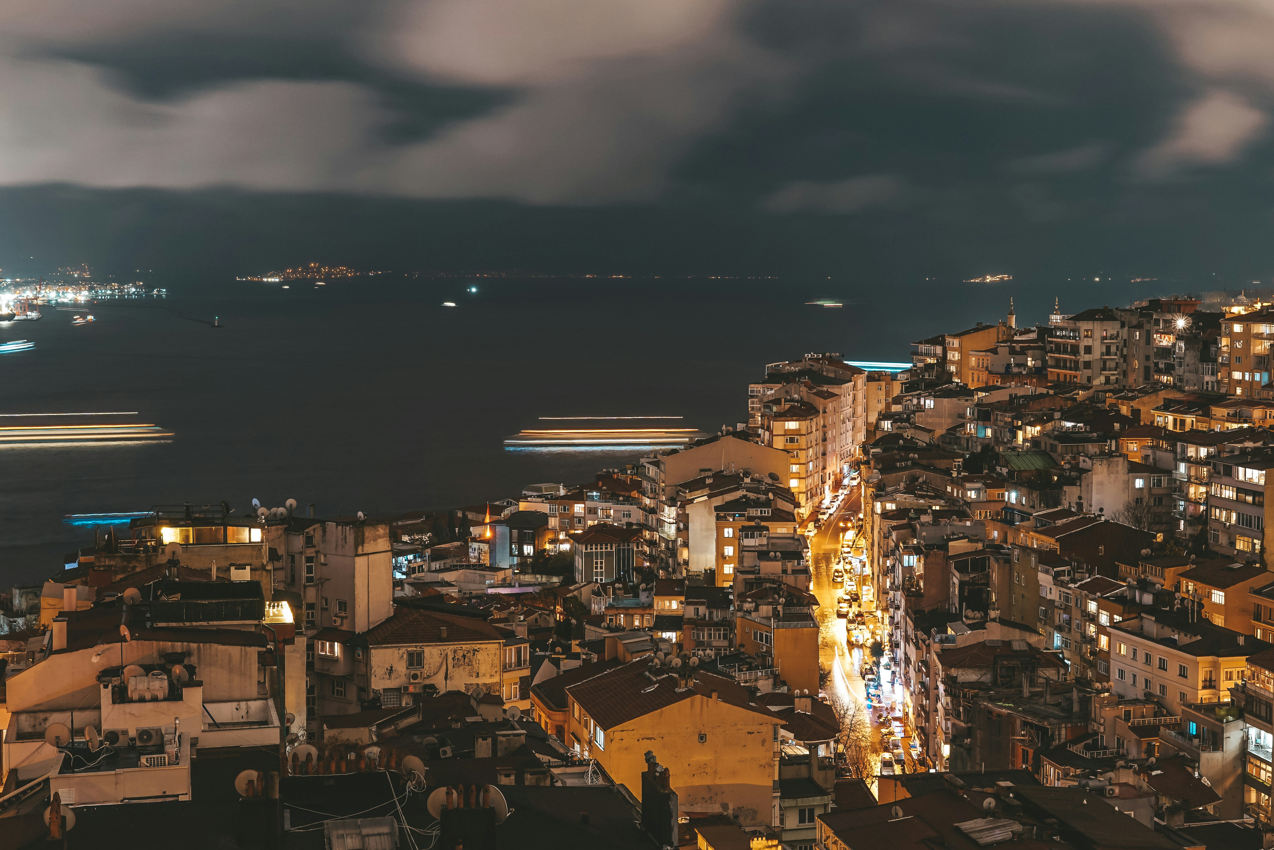 Photo by mertkahveci