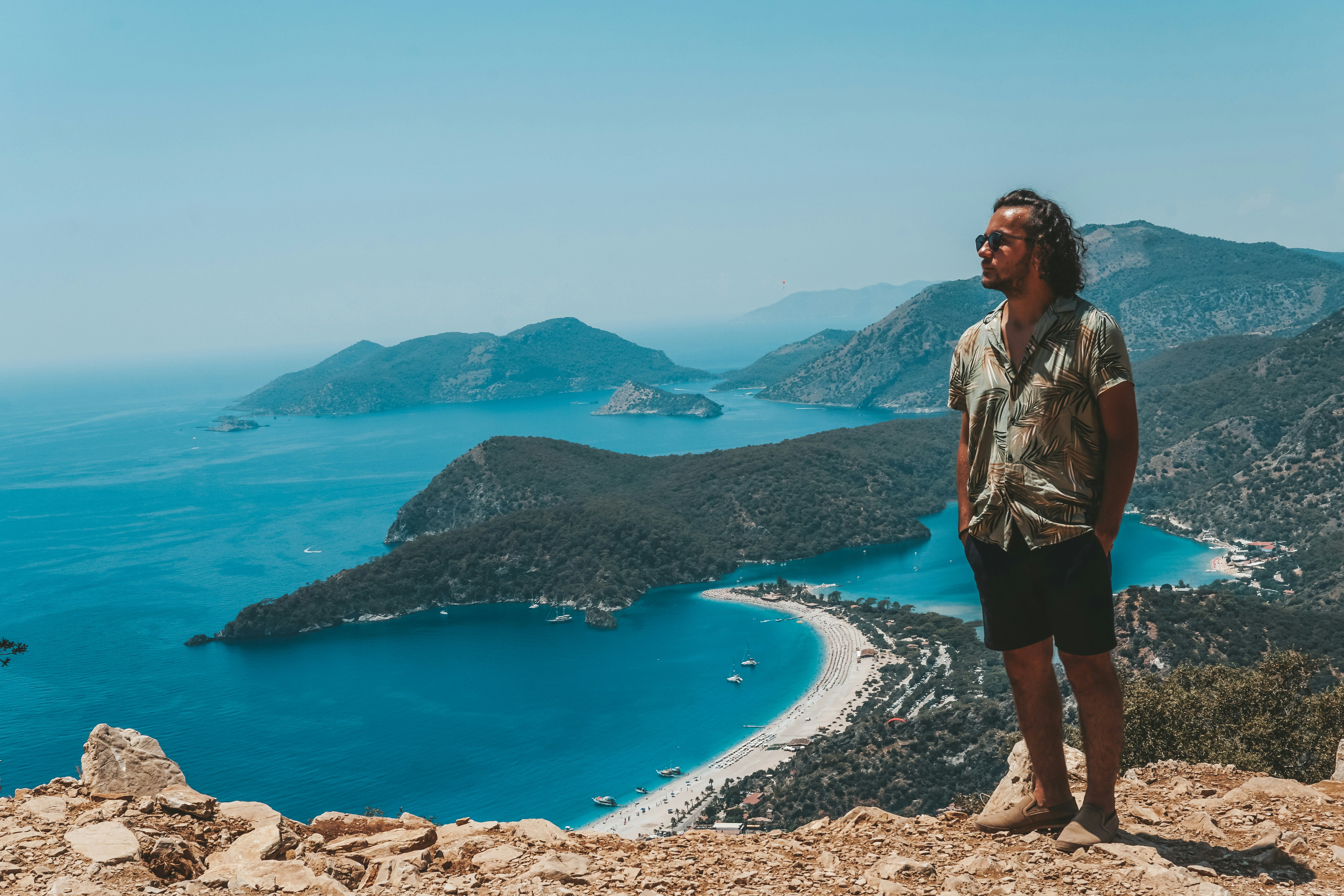 Photo by mertkahveci