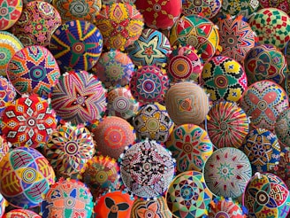 a bunch of balls that are all different colors