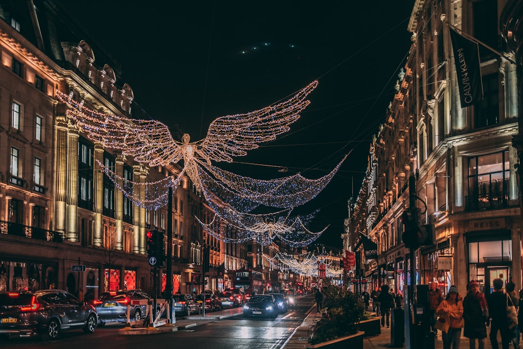 Merry and Bright: 8 Free Ways to Soak Up the Christmas Spirit in London