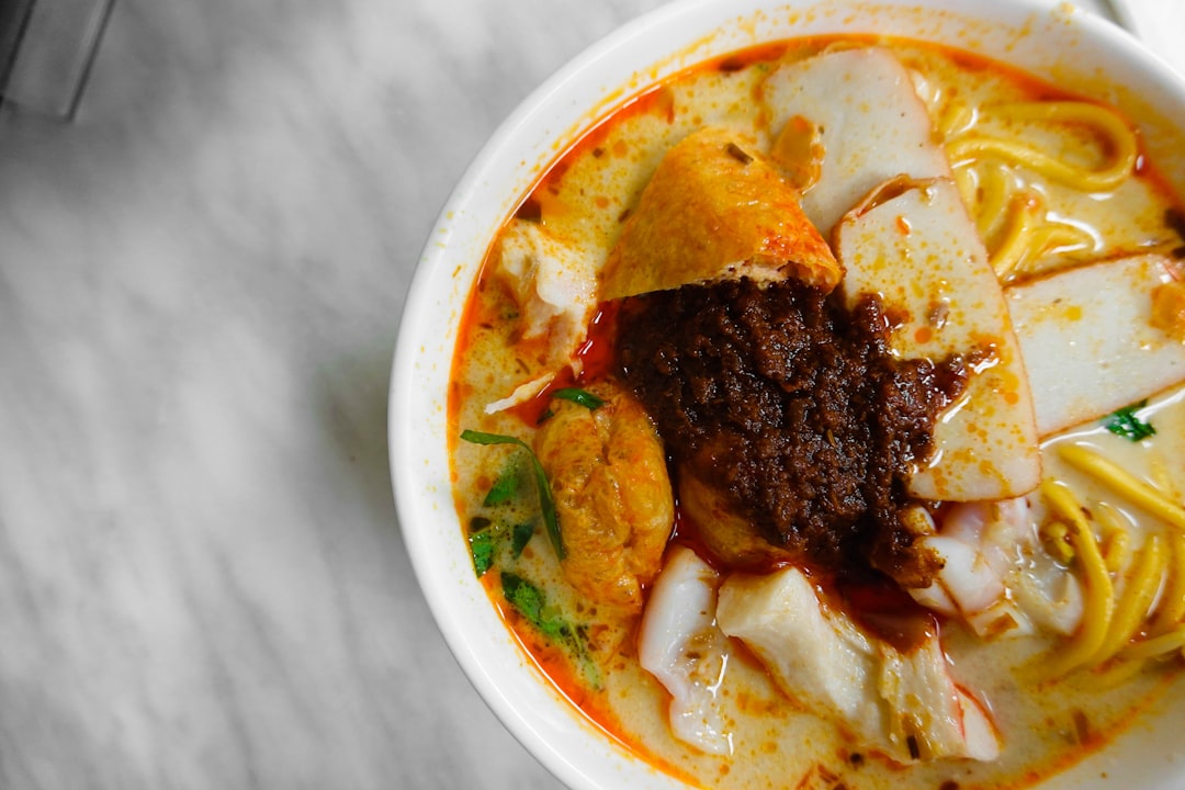 Laksa (Curry Noodle Soup)