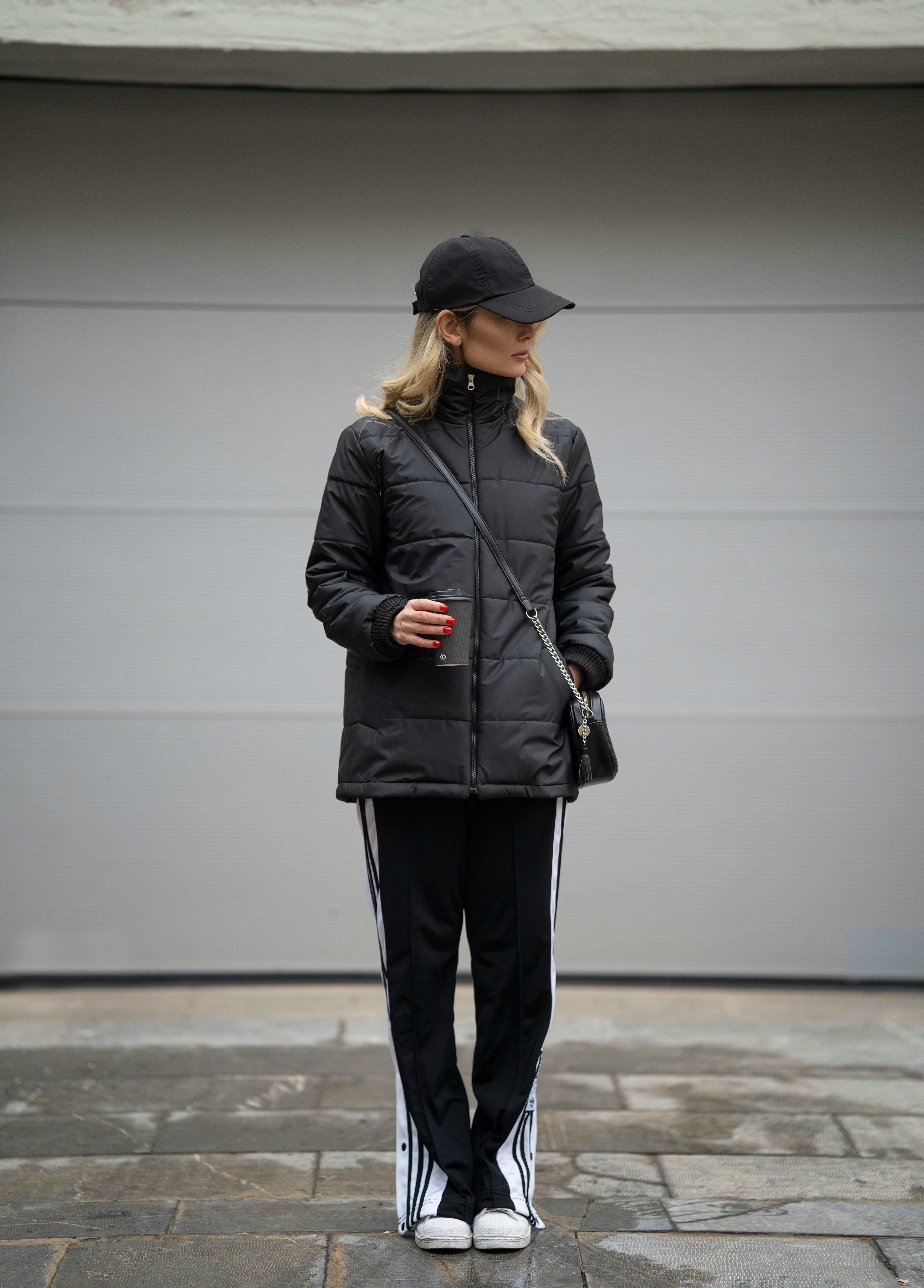 Veste technique minimale Core noir et blanc