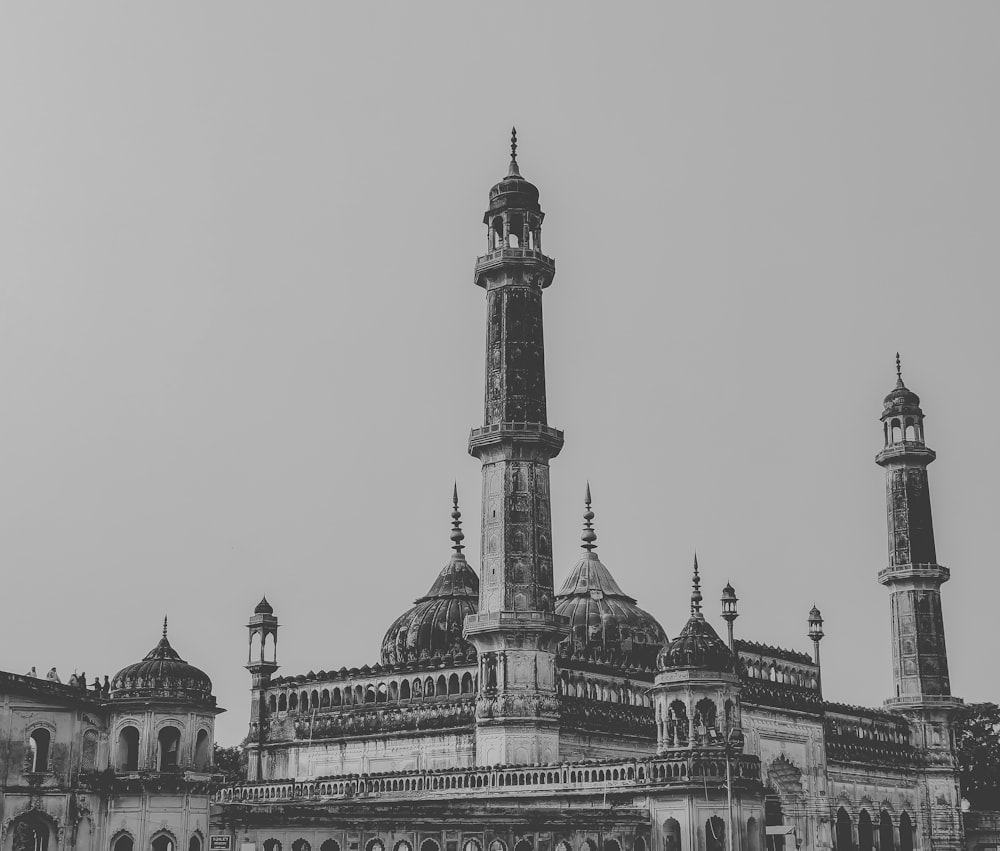 a black and white photo of a large building