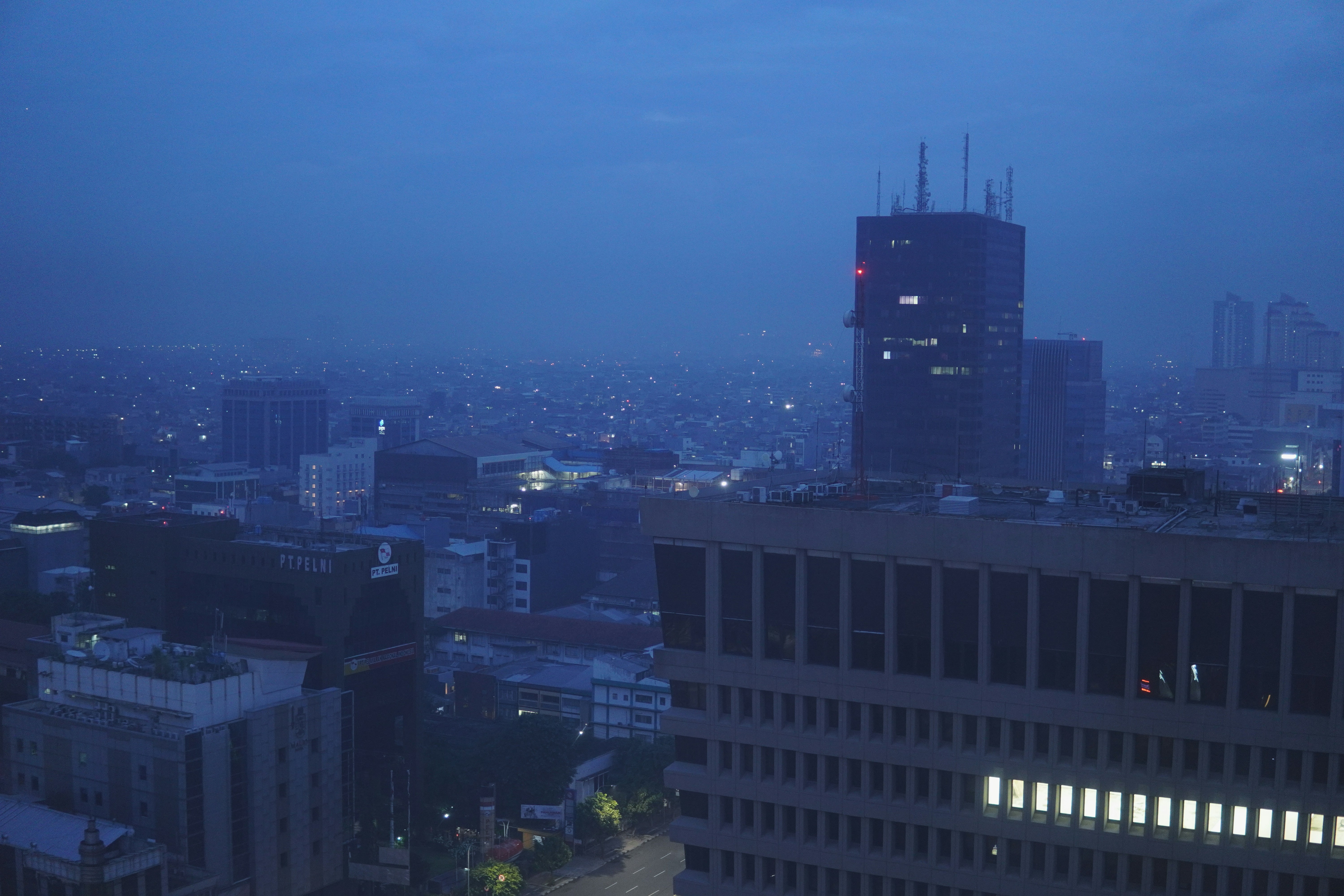 Adult recreational basketball league