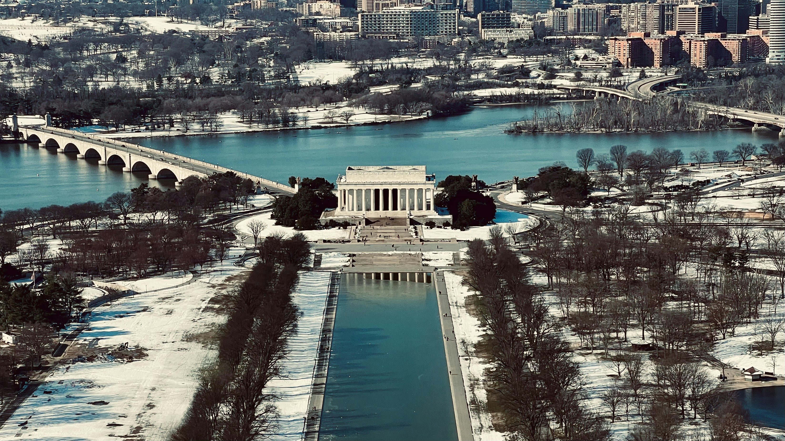 Pemandangan udara Lincoln Memorial di musim dingin