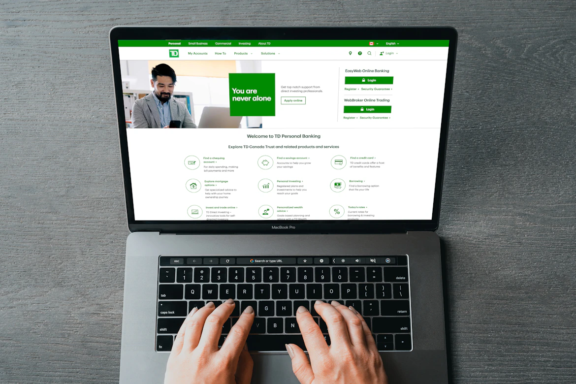 Online banking screen illustrating a third-party loan payment