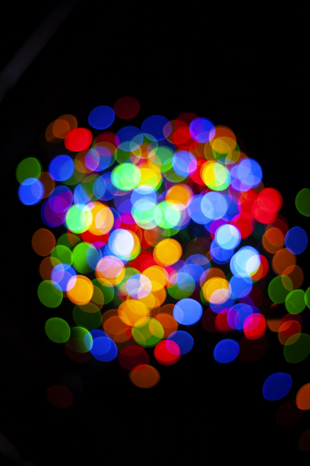 Una foto sfocata di un mucchio di luci