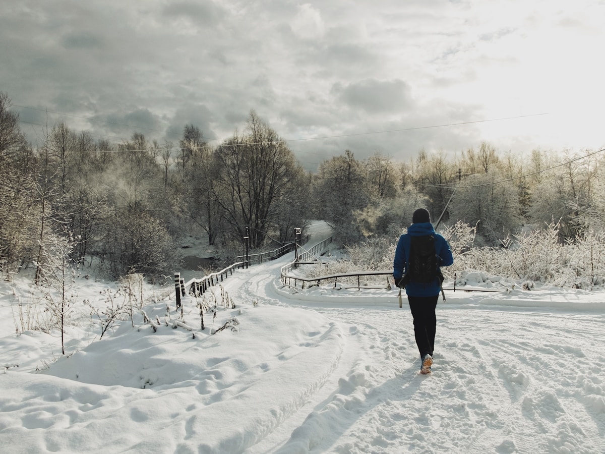 Eau pour un trail hivernal : quelle quantité emporter