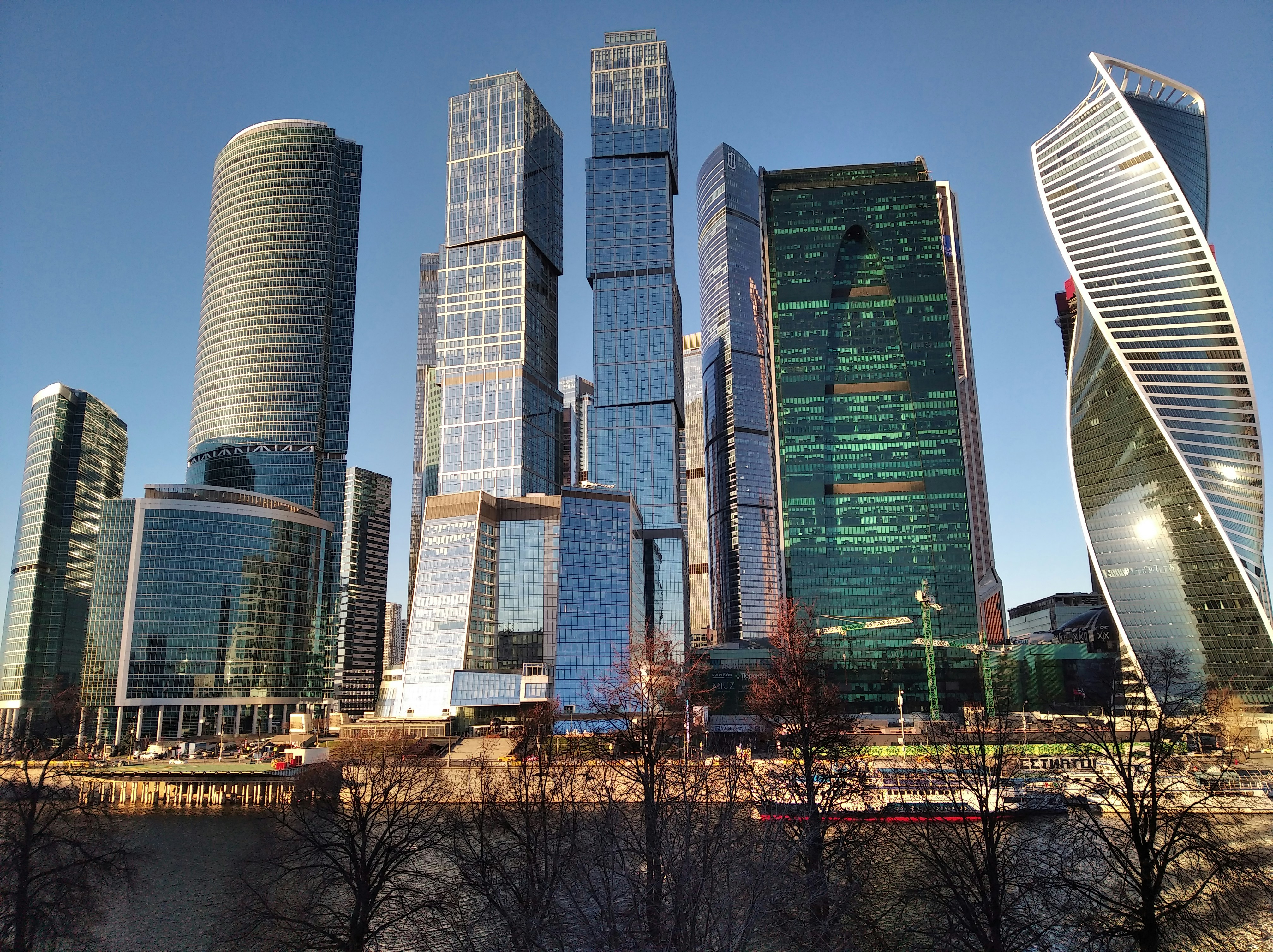 photo-1641888171301-5b2b7f4d5295?ixid=M3