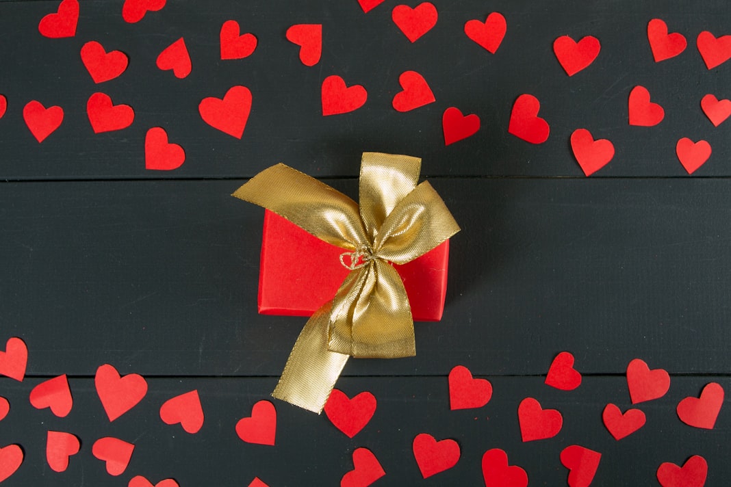 Anniversary Gifts for Your Partner That Are Perfectly Thoughtful!