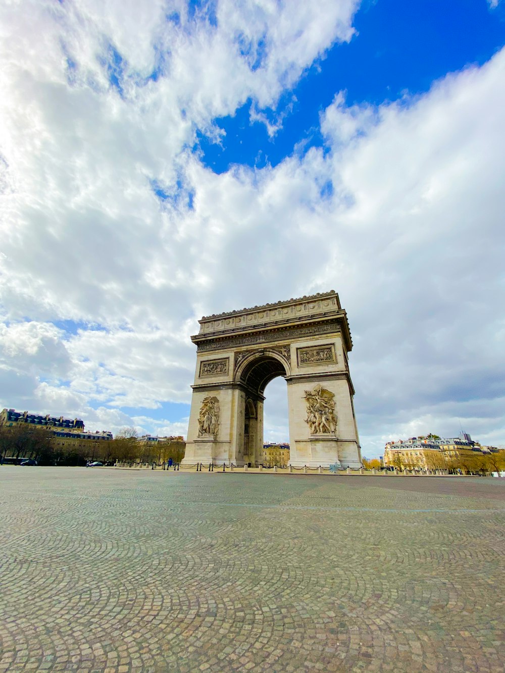 the arc of triumph in paris, france