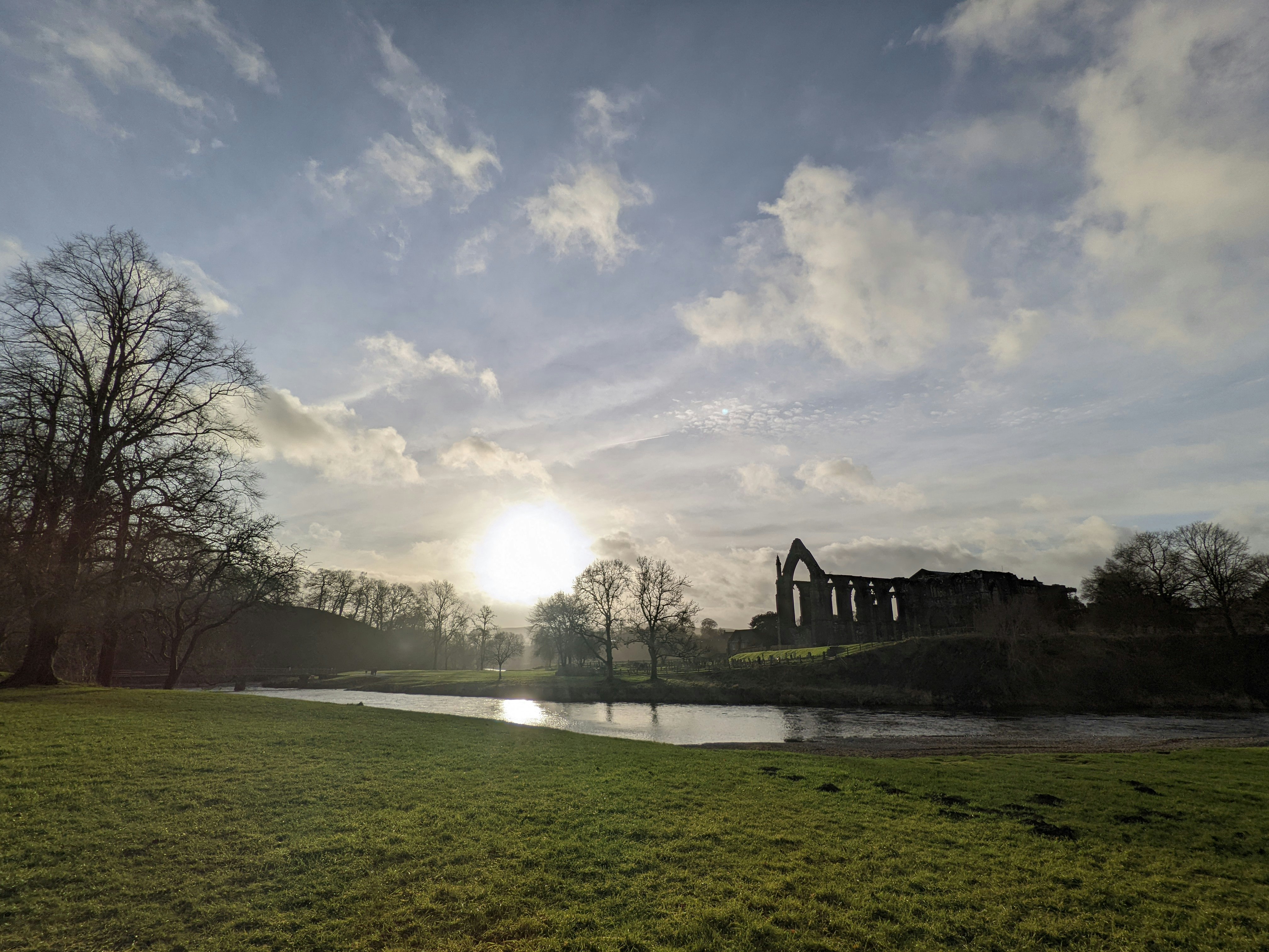 Photo de abbaye en règle par Andrew Craig