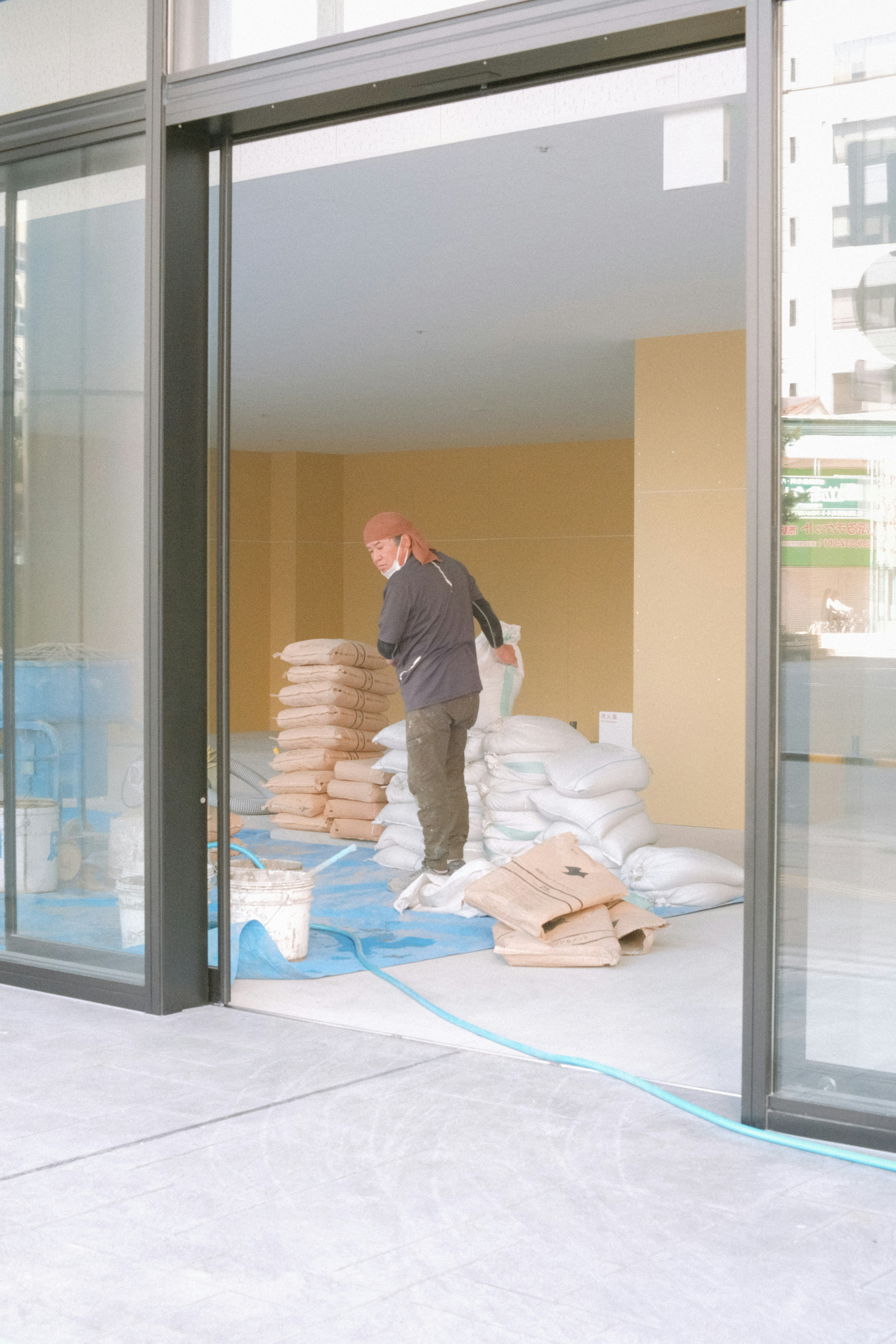 11 Fast Hacks for Cleaning Walls in Post-Construction Residences