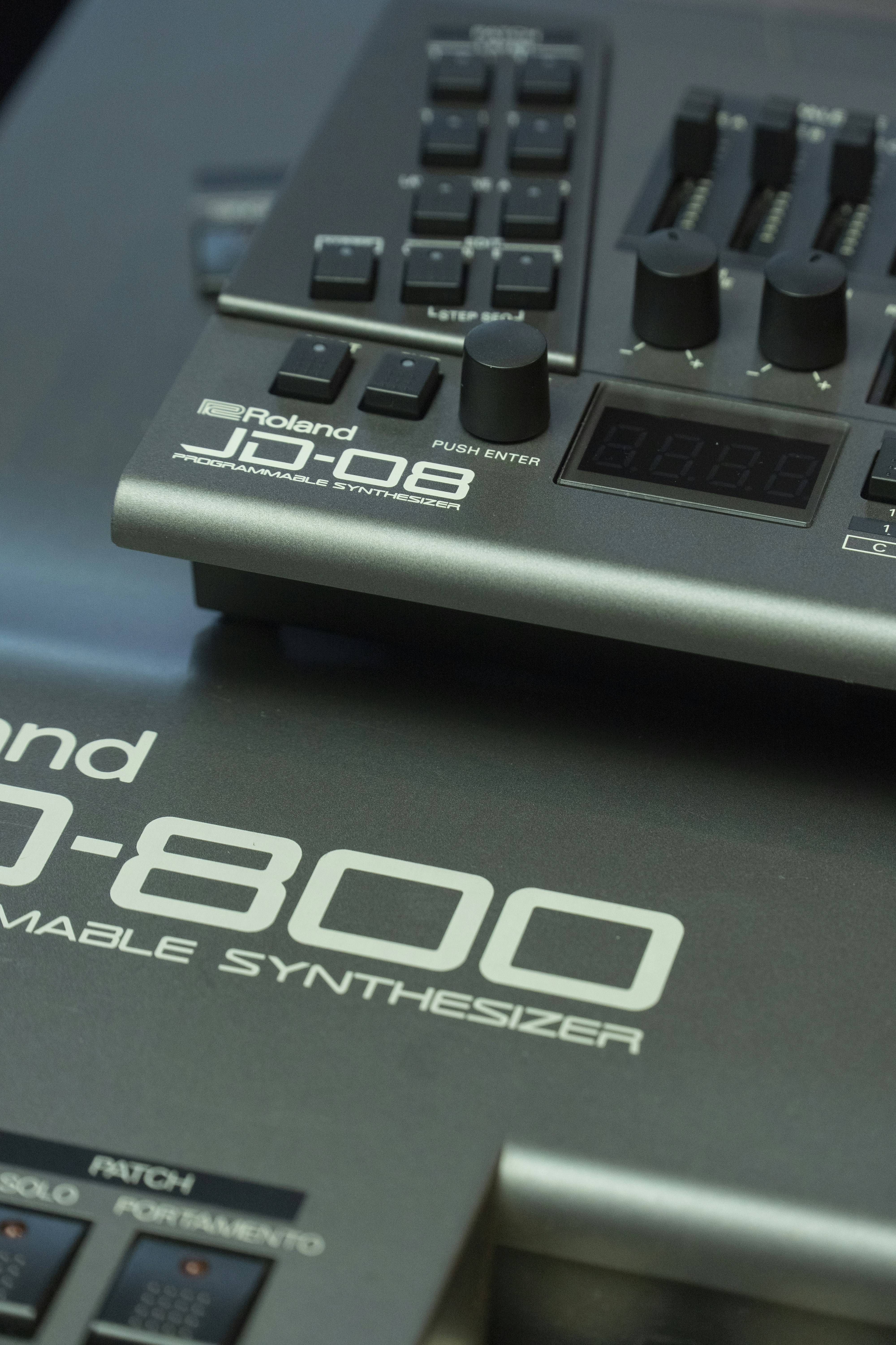 A close up of a sound processor with a clock on it photo – Free Vintage ...