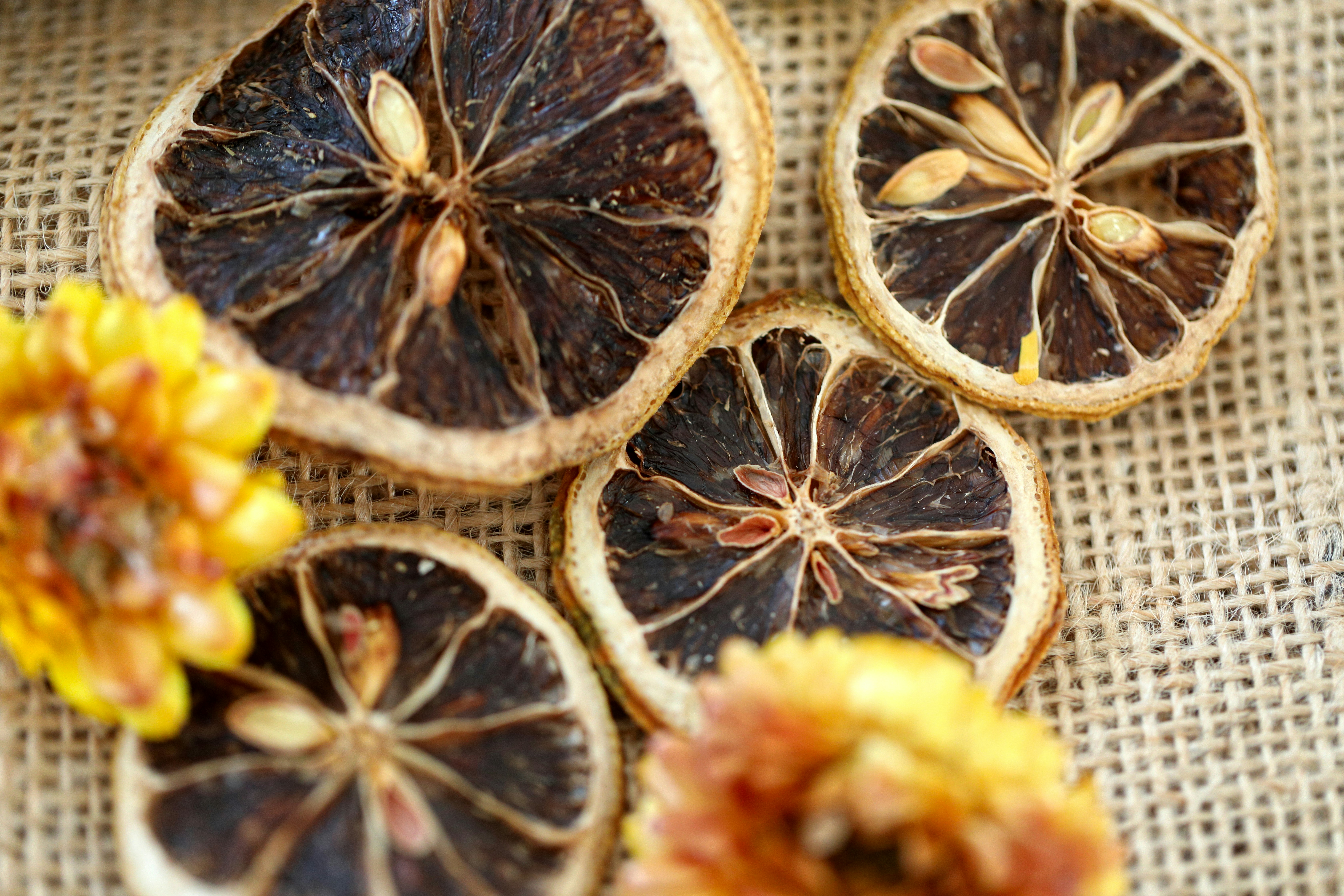 a bunch of oranges sitting on top of a table