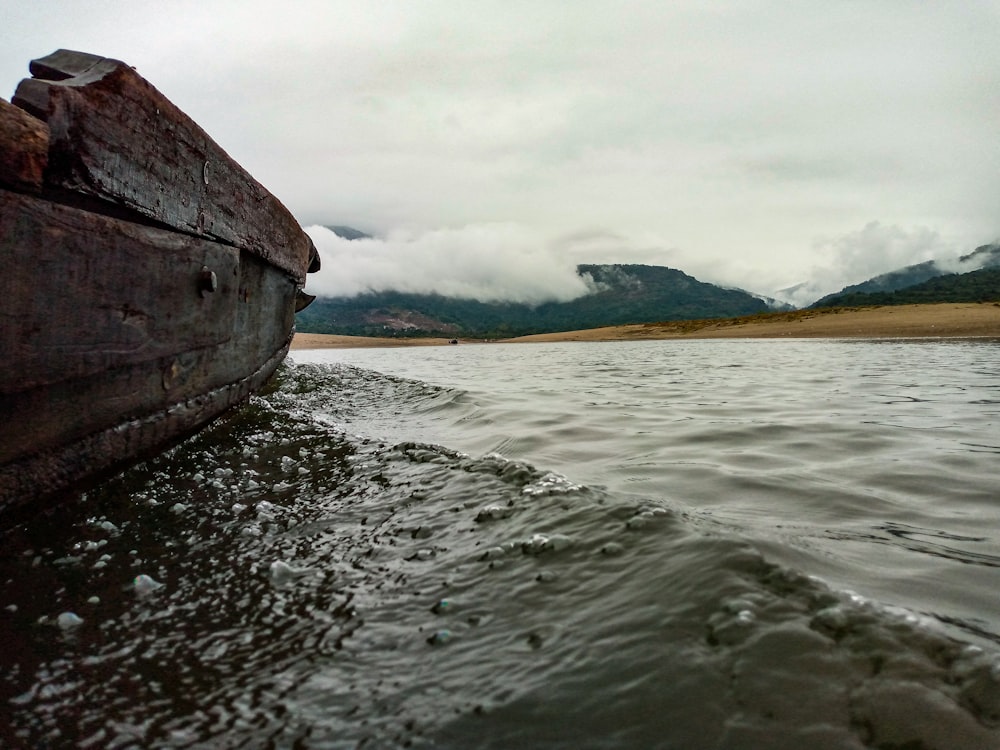 a boat that is sitting in the water