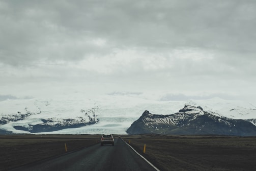 A smooth ride through Iceland’s serene landscapes in a clean, modern vehicle.