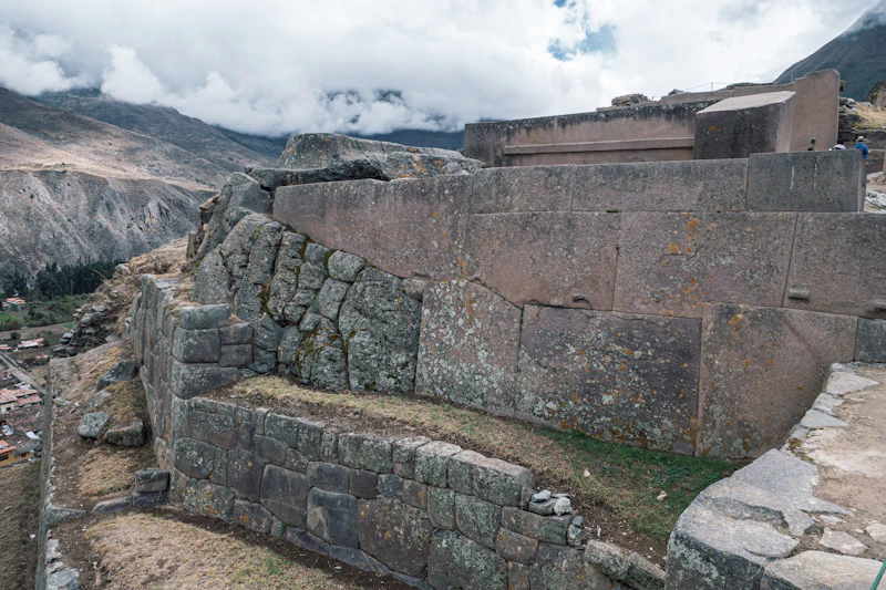 Best Neighborhoods to Stay in Ollantaytambo: Where to Book and What to Expect