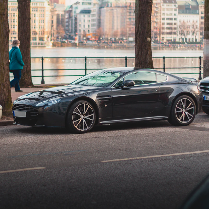 Aston Martin DB11