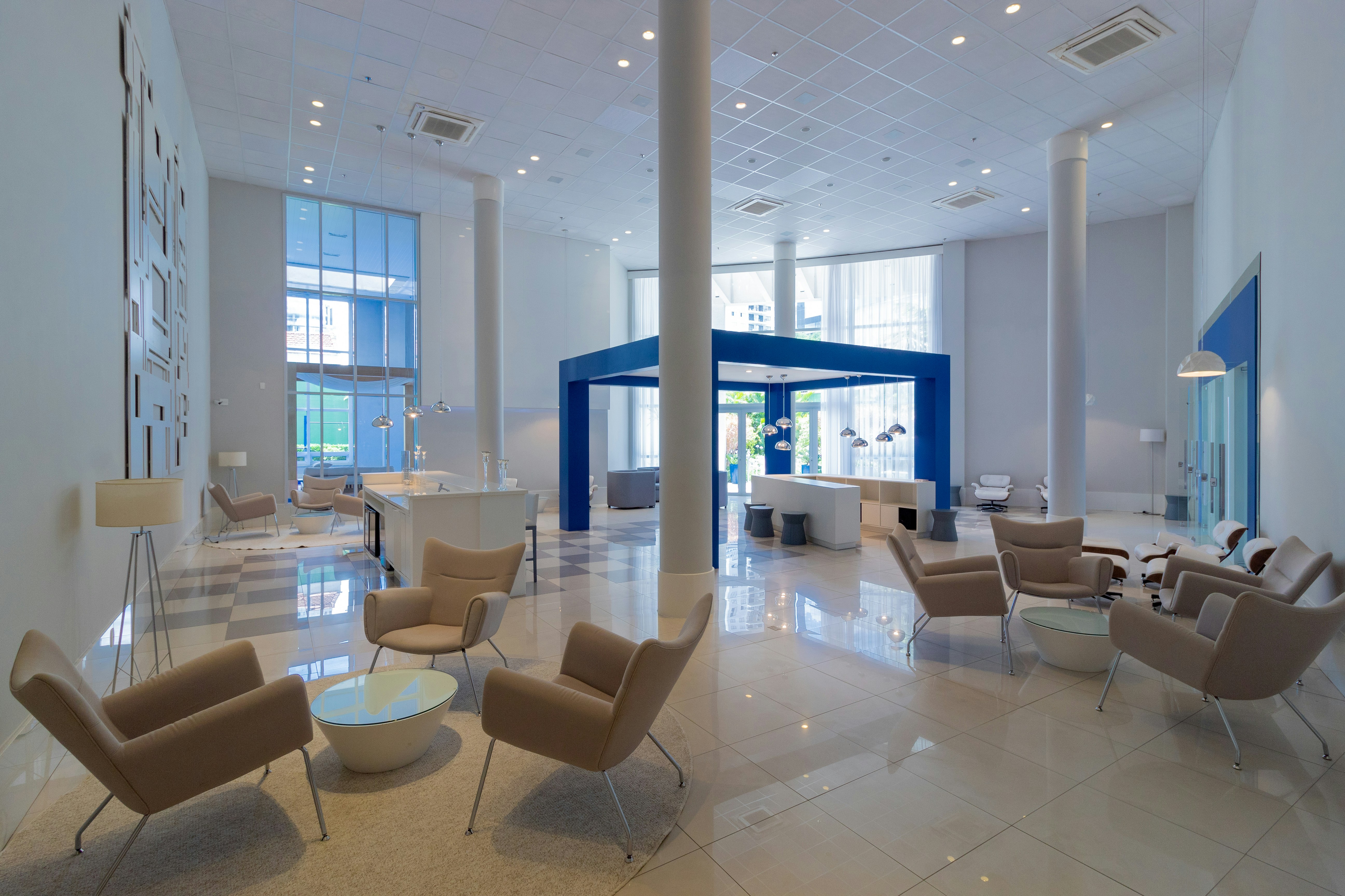 modern and welcoming hospital lobby - metropolitan detroit area hospital services