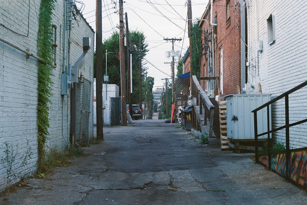 a narrow street