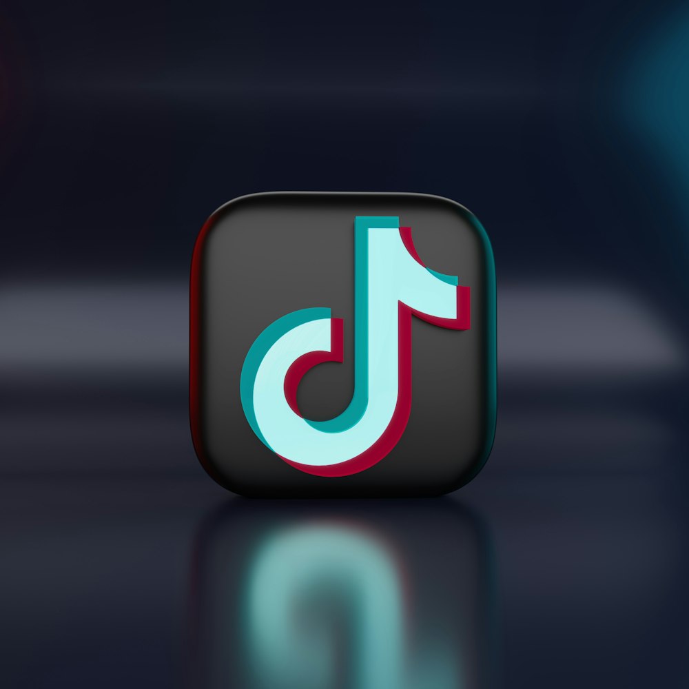 Un'icona nera e blu con la lettera J su di essa