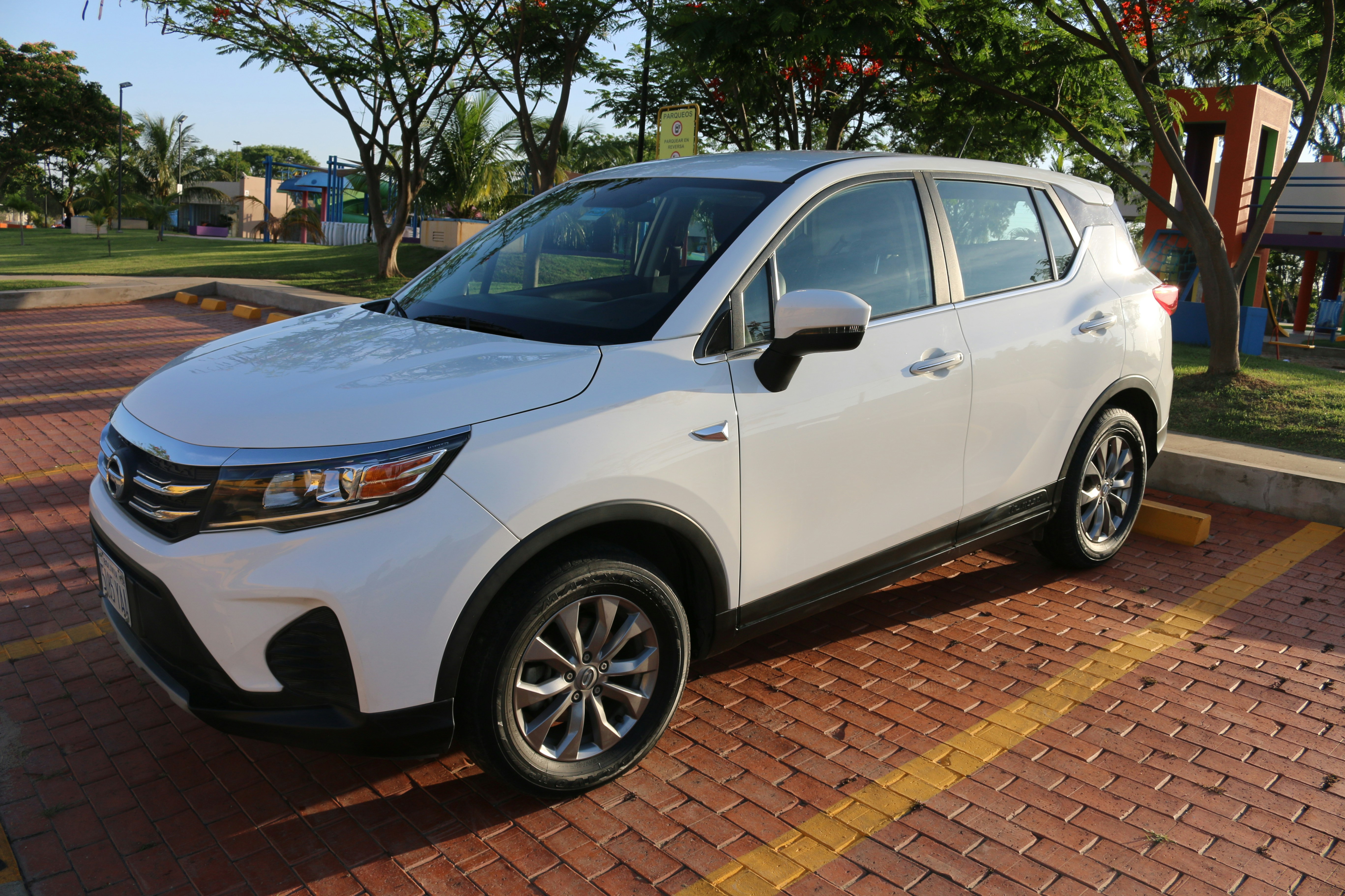 Perbandingan SUV hybrid kompak 2026 di jalan perkotaan
