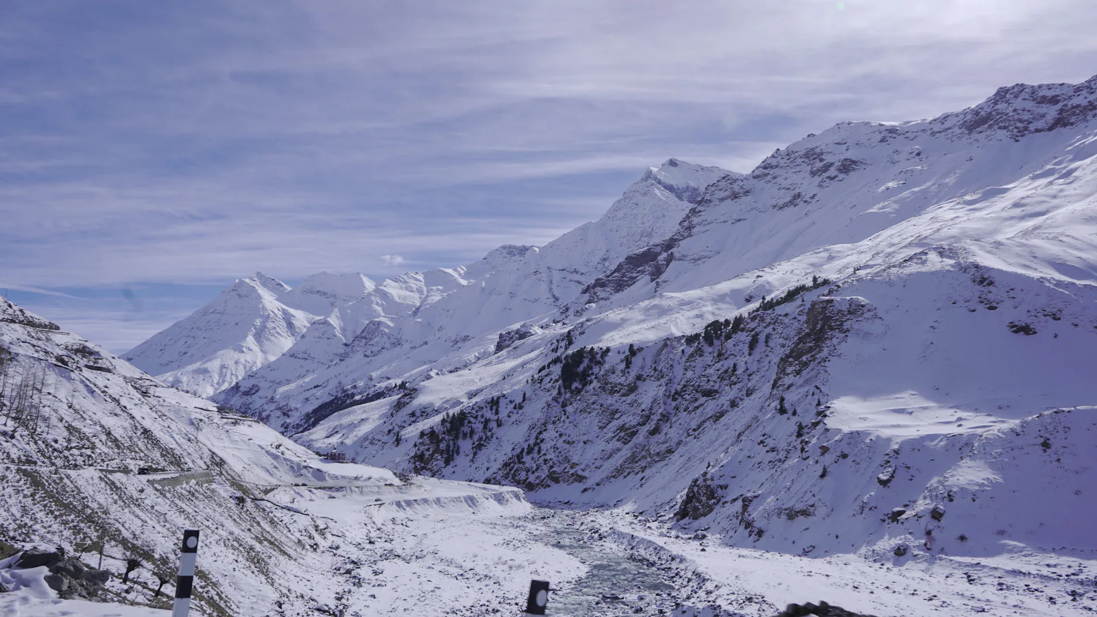 Sissu, on the Manali Snow Trip route