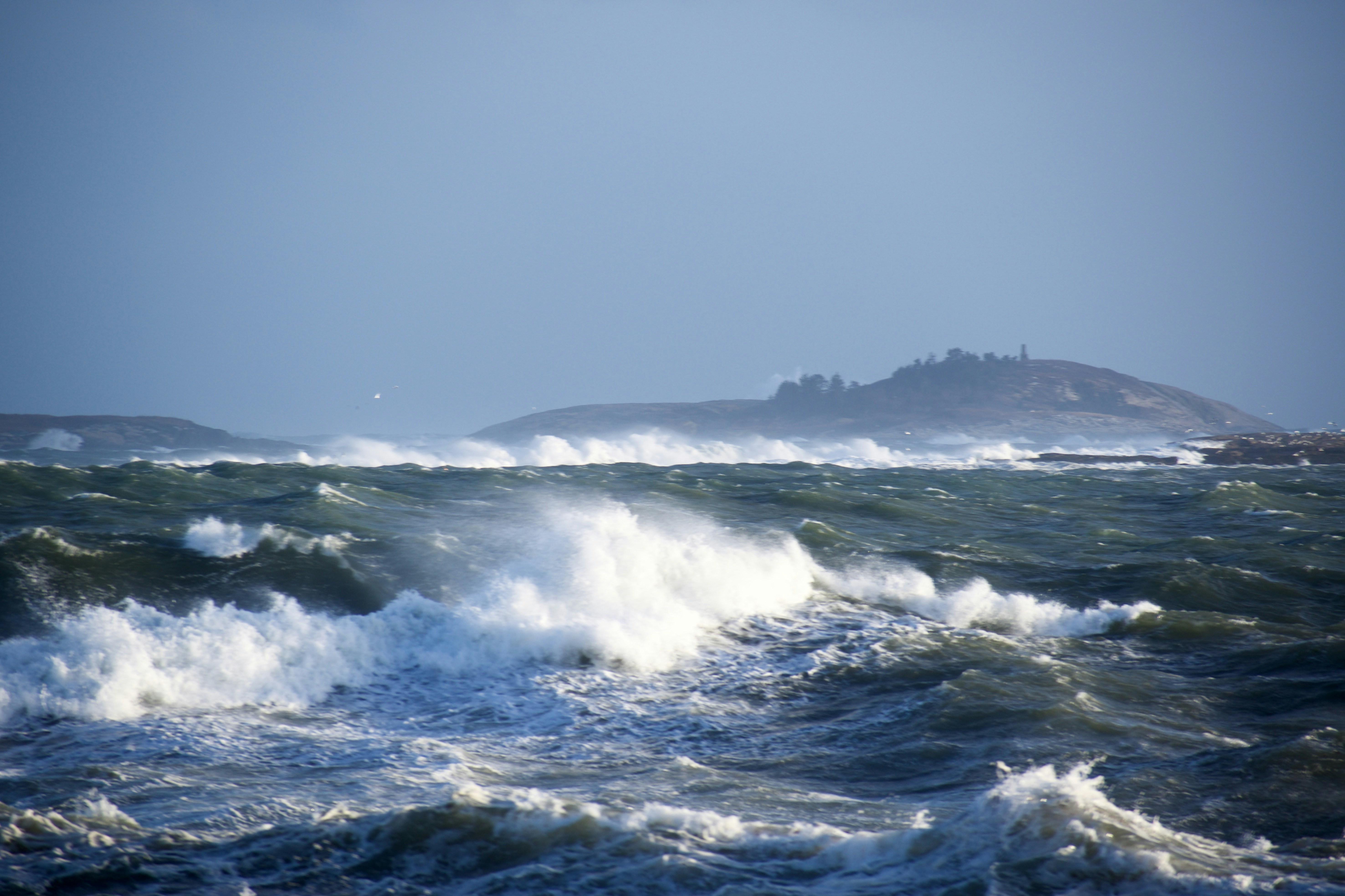Choose from a curated selection of ocean wallpapers for your mobile and desktop screens. Always free on Unsplash.