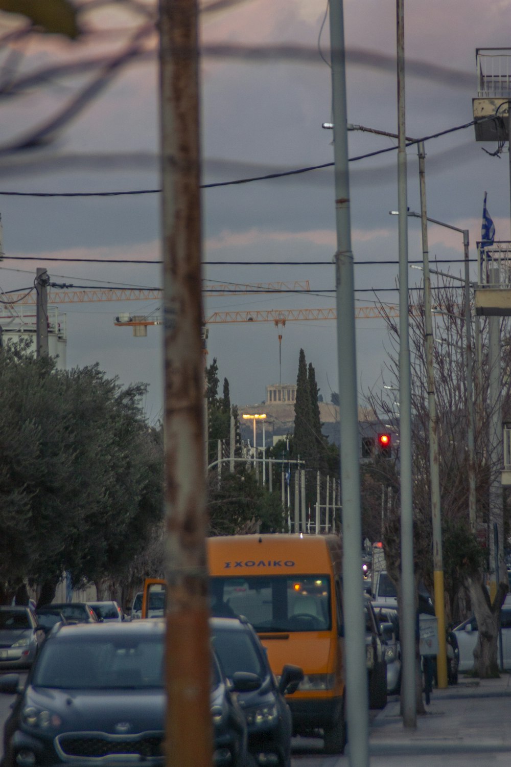 a city street filled with lots of traffic