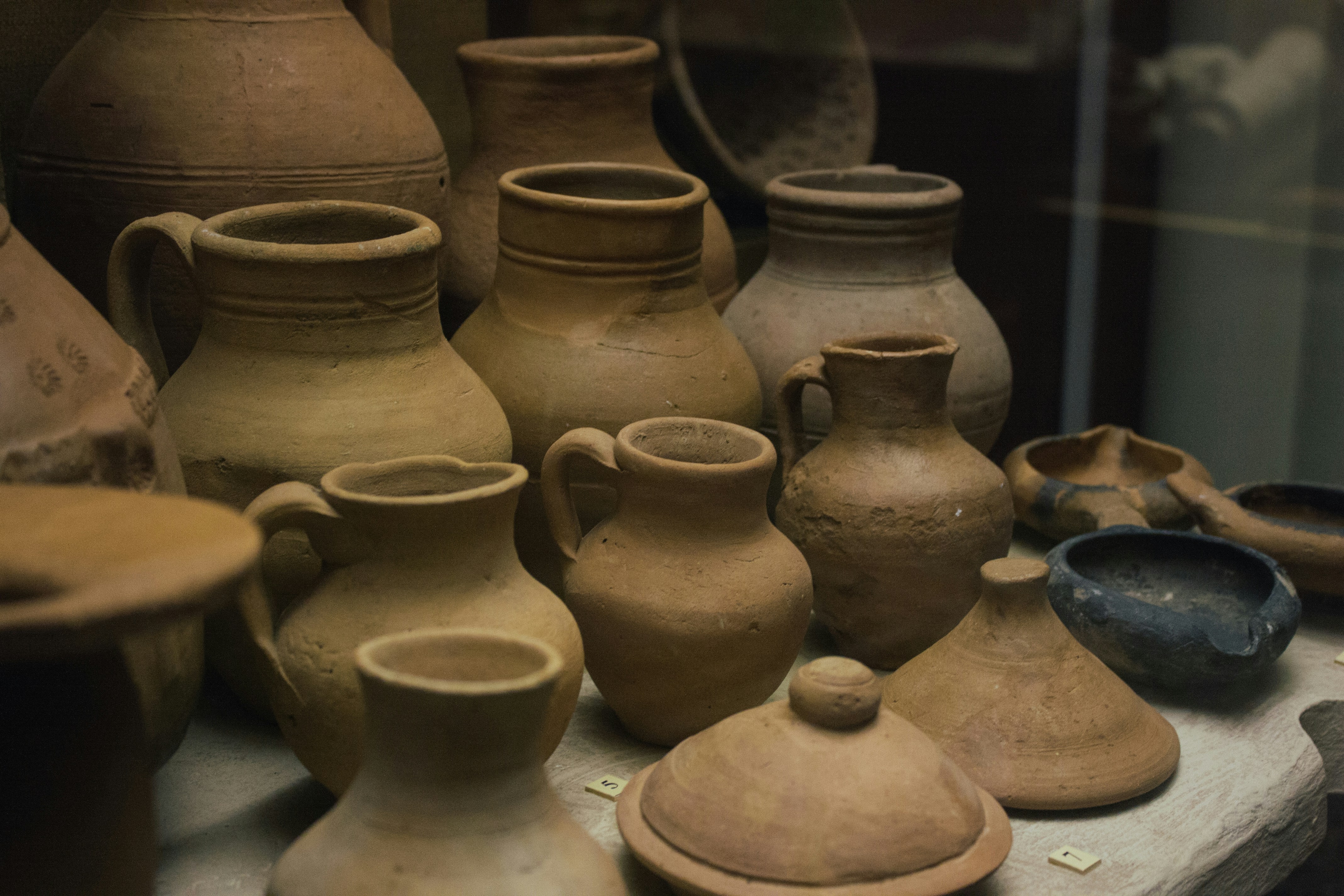 souvenir kerajinan lokal berupa gerabah