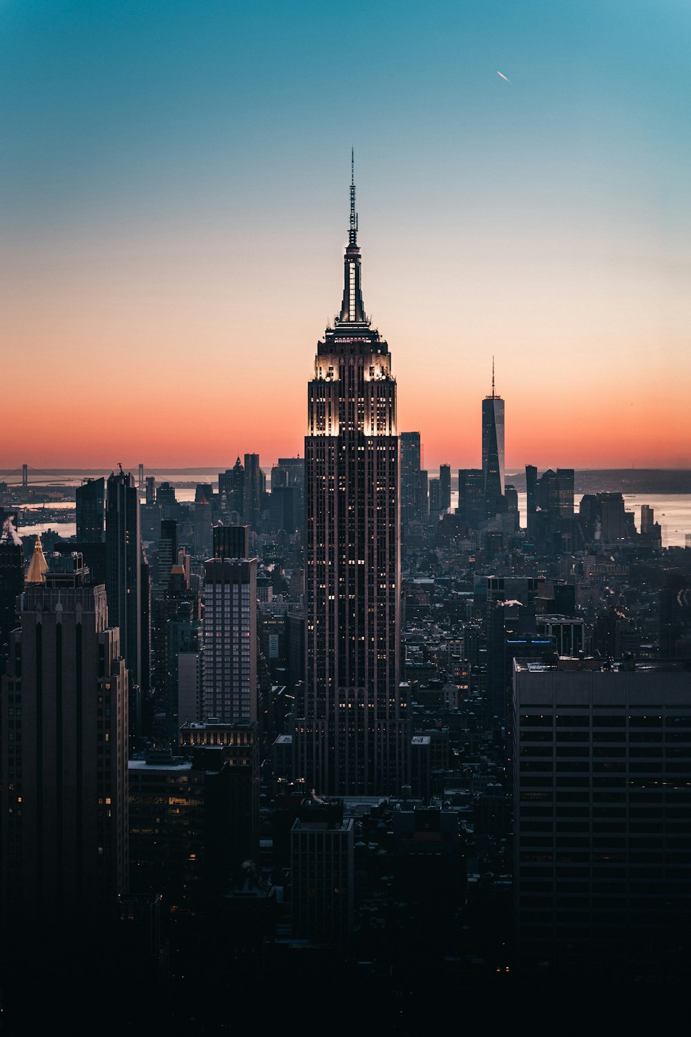 a view of the empire building in new york city