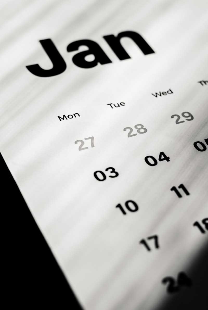 Calendar with a short month label