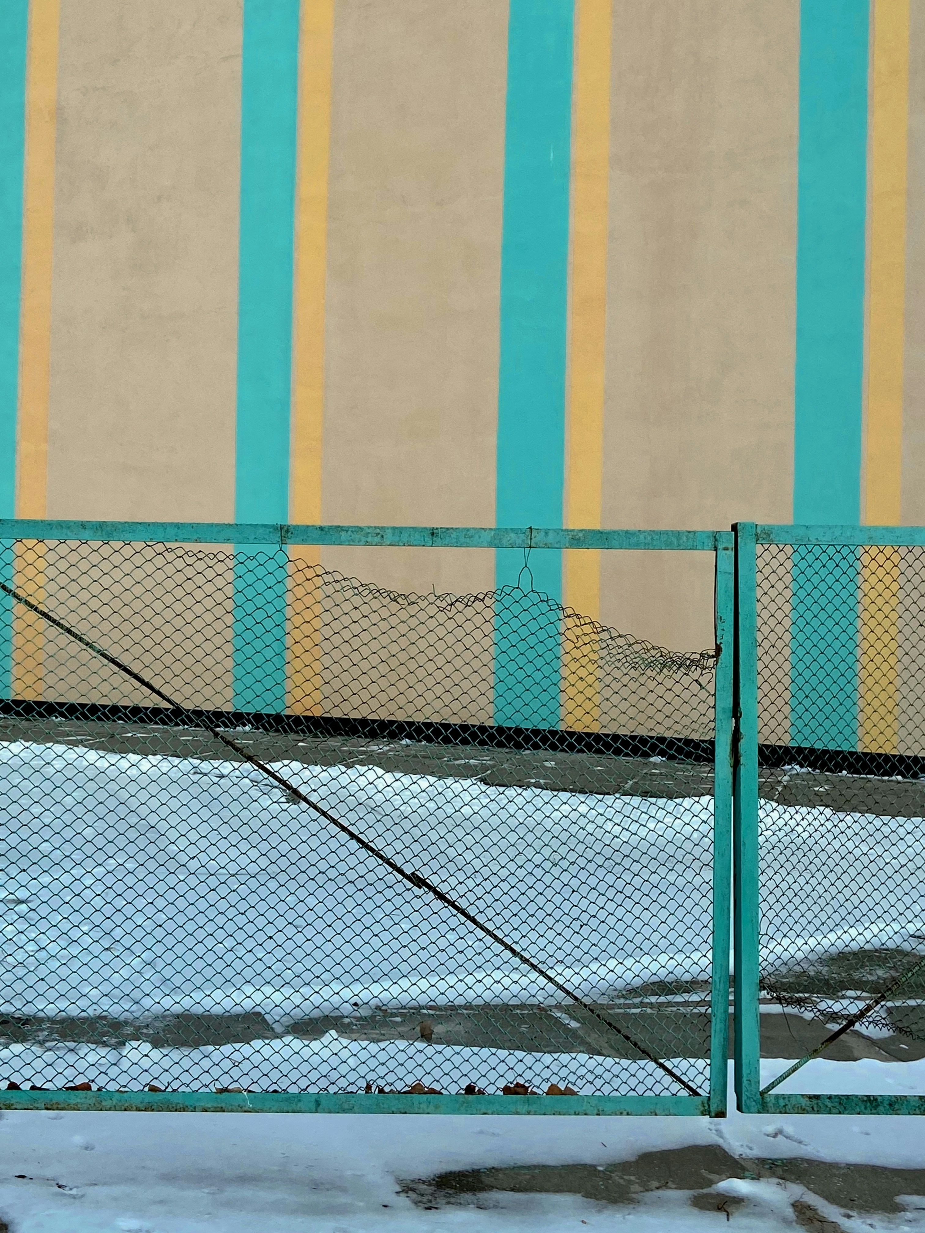 winter city wallpaper, wallpaper, Cold City Travel Outfits: Stay Warm & Stylish 3