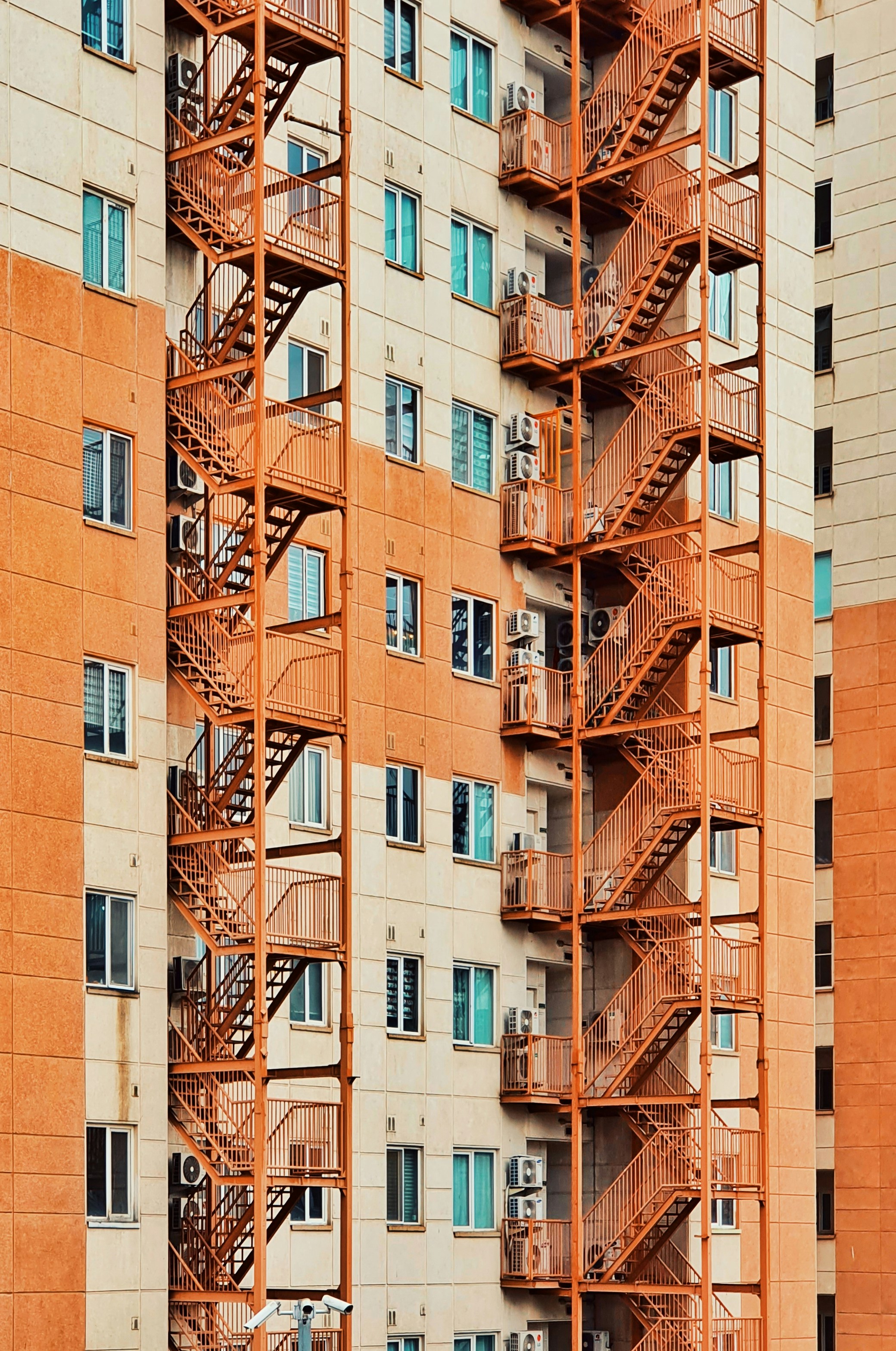 Photo by hasanalmasi