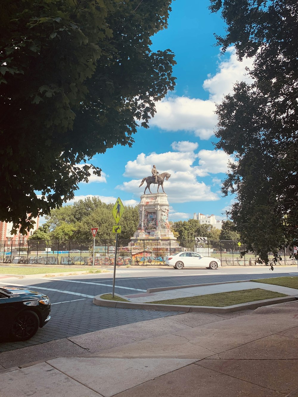 ロバート E.リーの写真 Unsplashで無料写真をダウンロードする