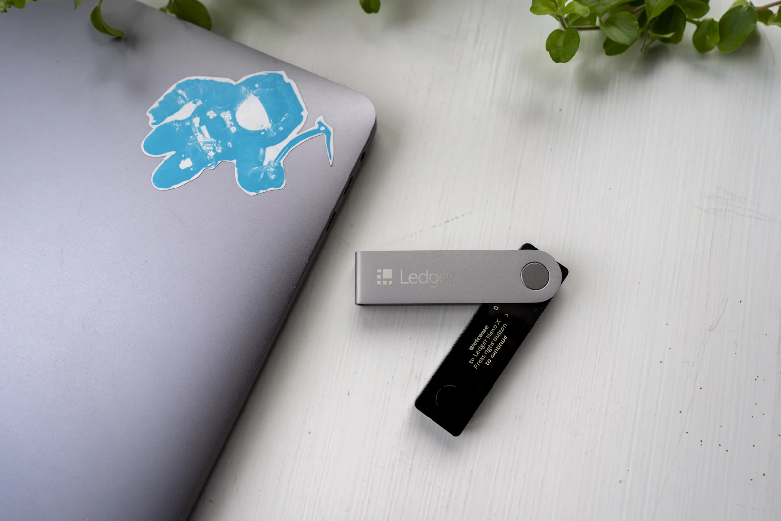 Hardware cryptocurrency wallets on a desk