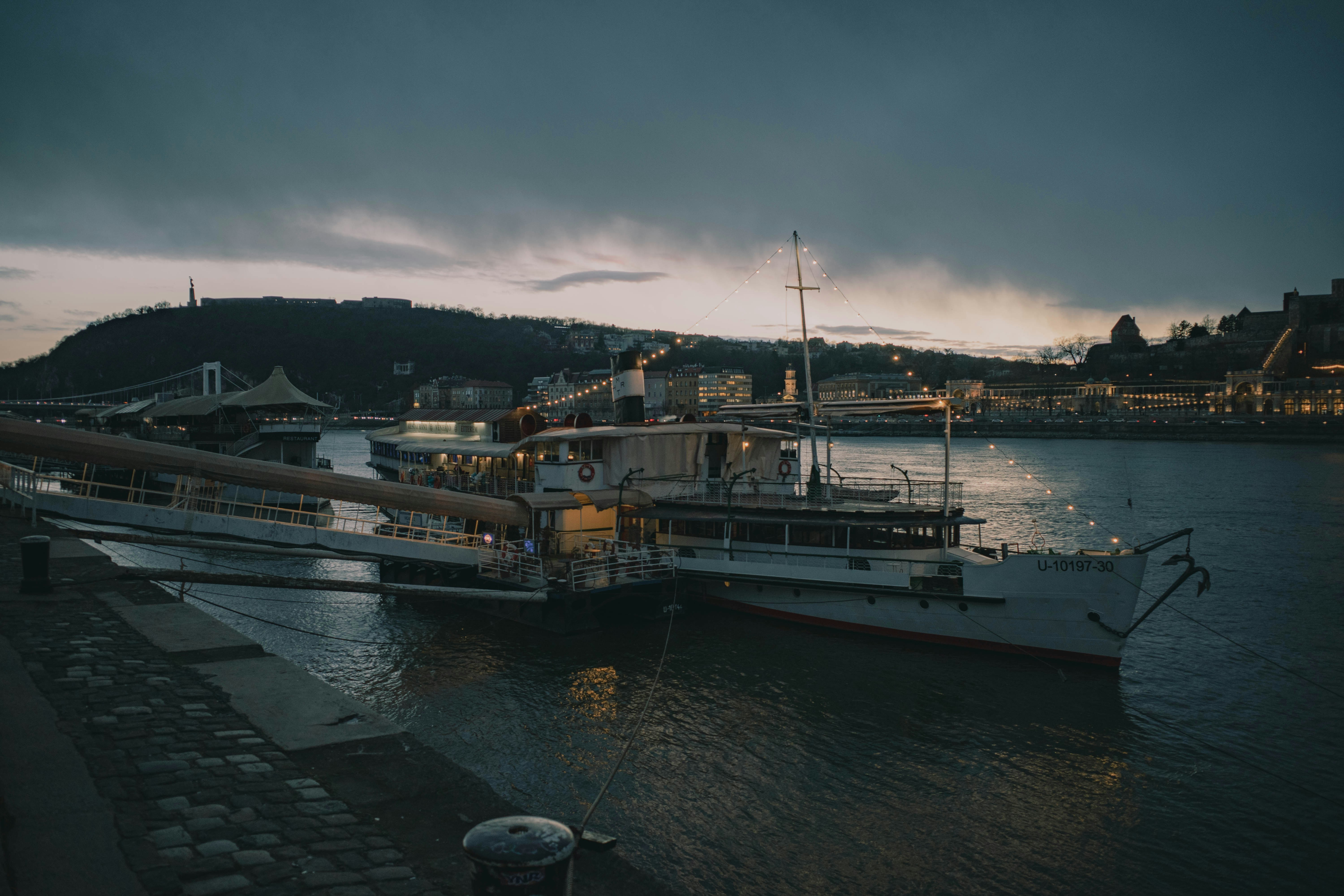Photo by lautiamkok