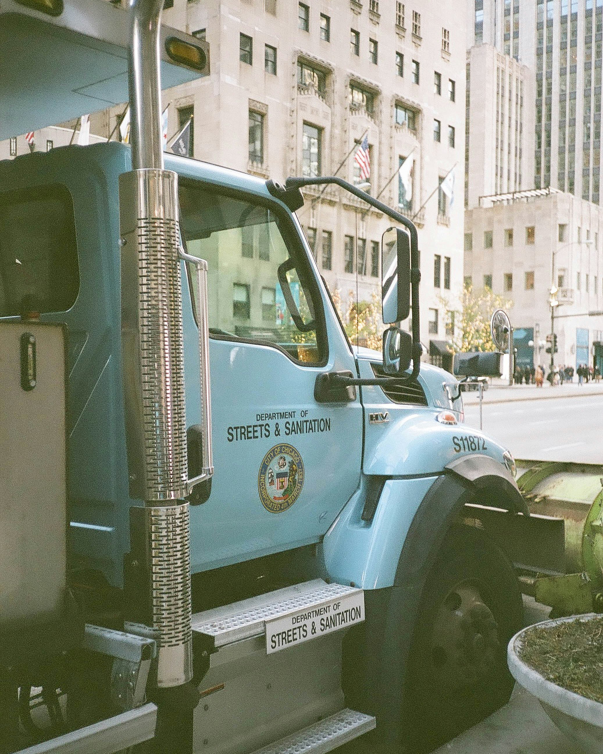 modern compact truck city, wallpaper, Mini Pickup Reliability 2026: A Guide to Compact Truck Durability 4