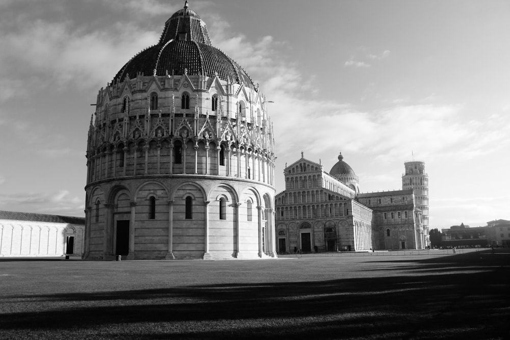 a black and white photo of a large building