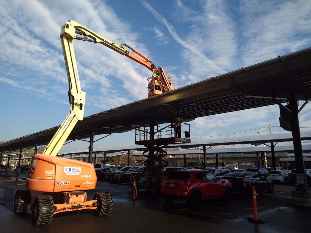 a crane that is sitting on a truck