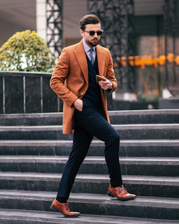 LOOKOFME work attire showcasing smart and professional fashion for modern daily wear
