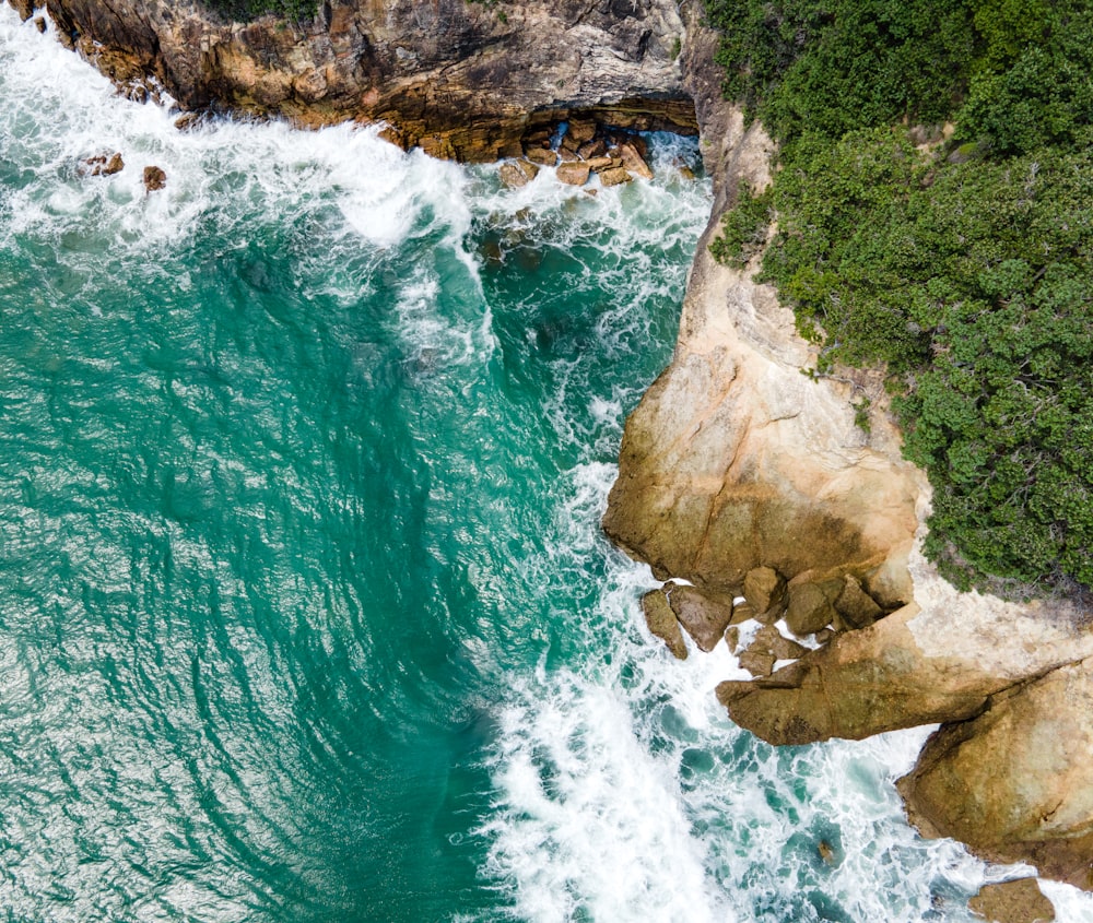 a bird's eye view of a body of water