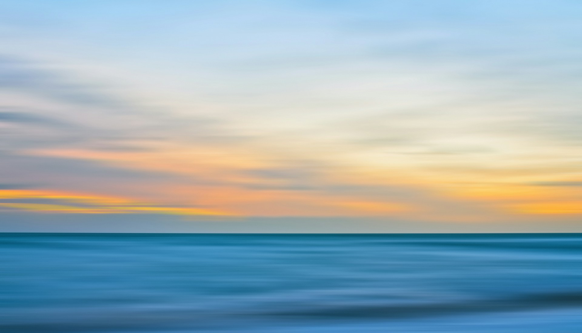 gray computer monitor