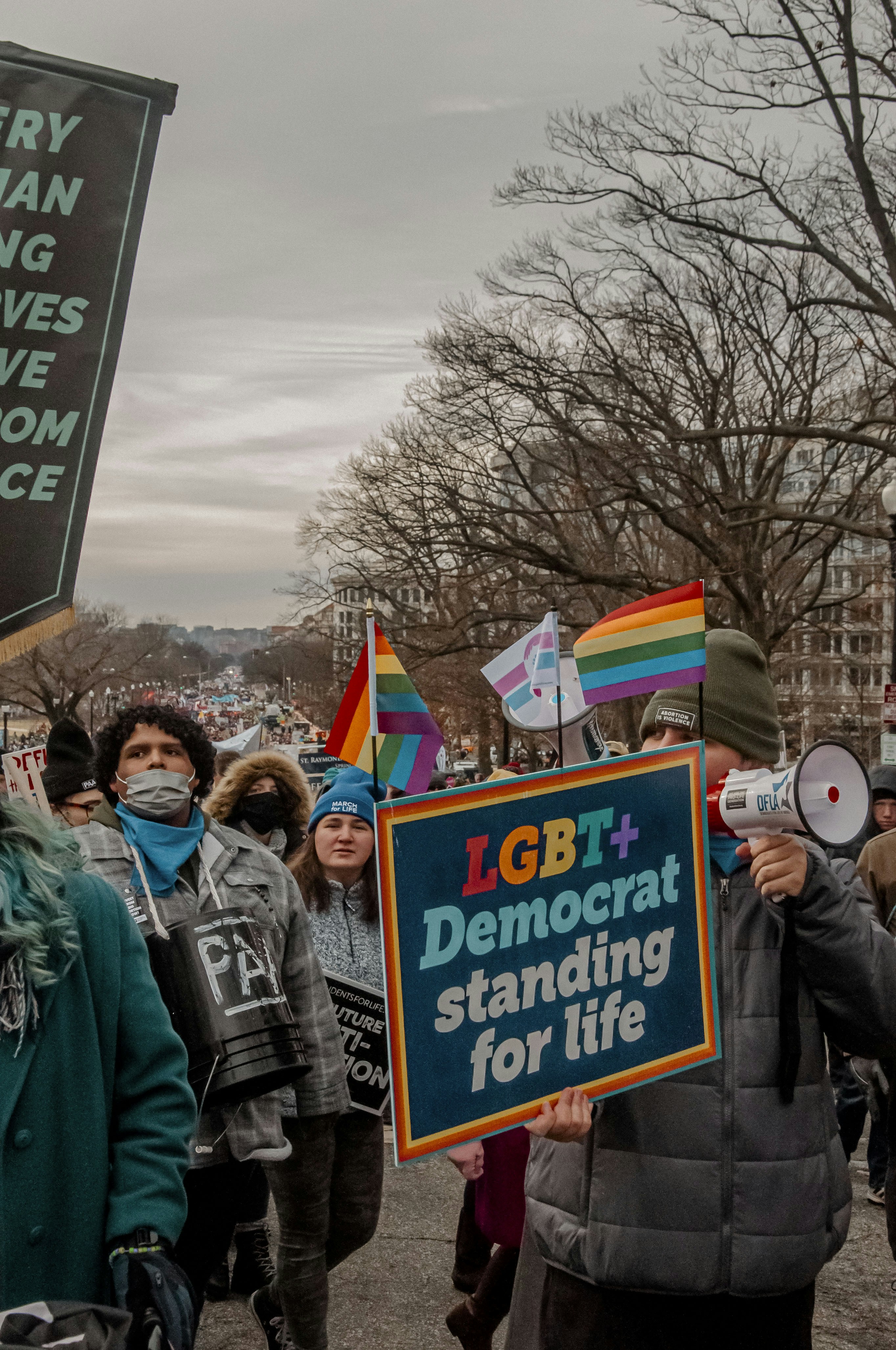 LGBTQ群体海外代孕攻略：合法国家与流程解析