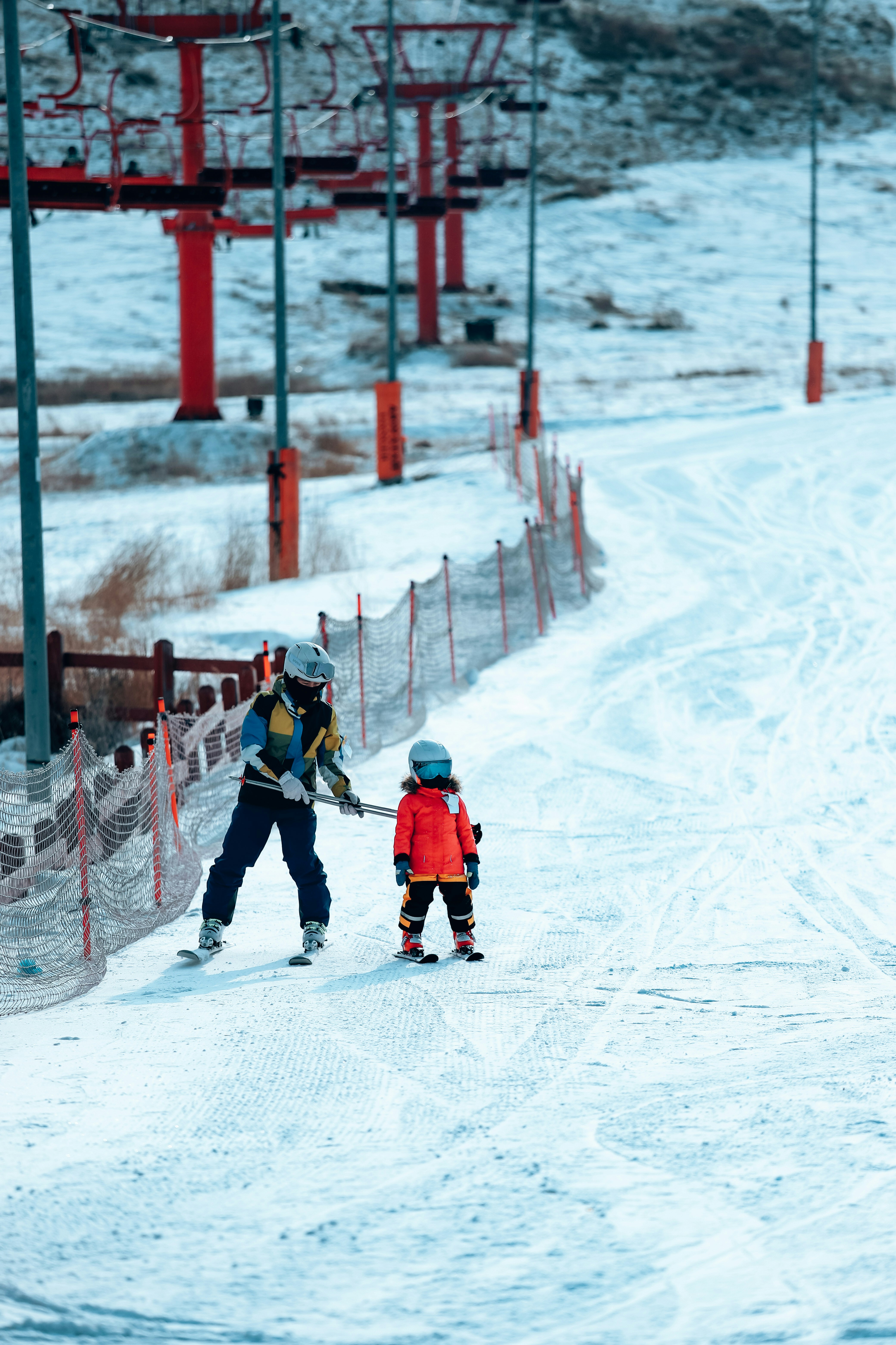 Comment choisir une école de ski adaptée aux enfants