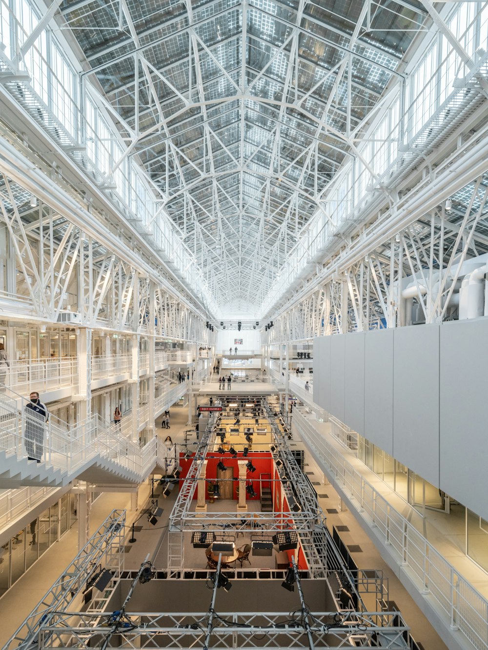 a very large building with a lot of windows