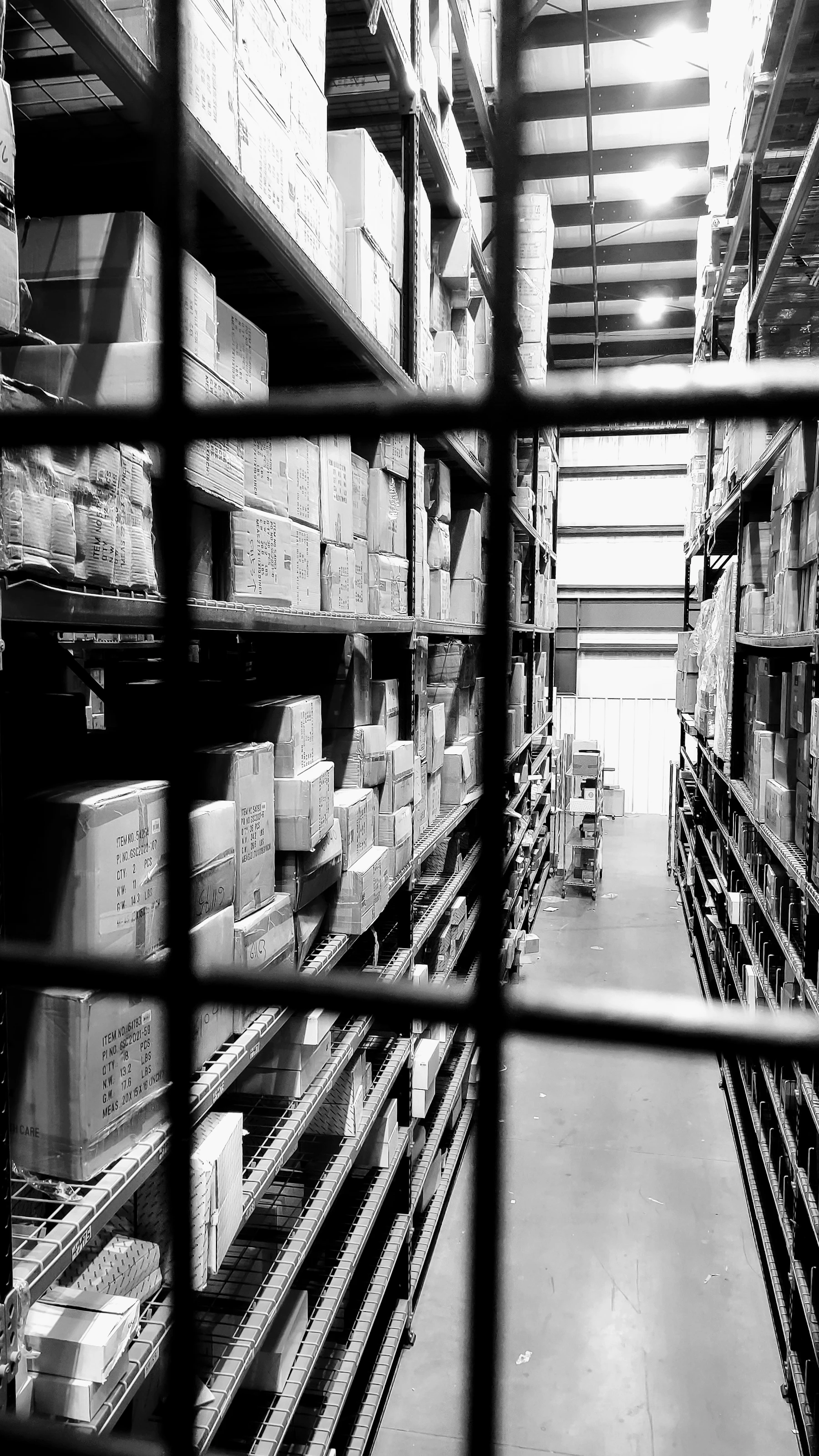 a warehouse filled with lots of shelves filled with boxes
